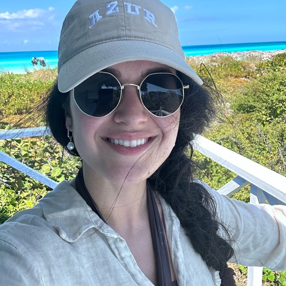 Meet your Posher, Veronique - Picture 2 of 3